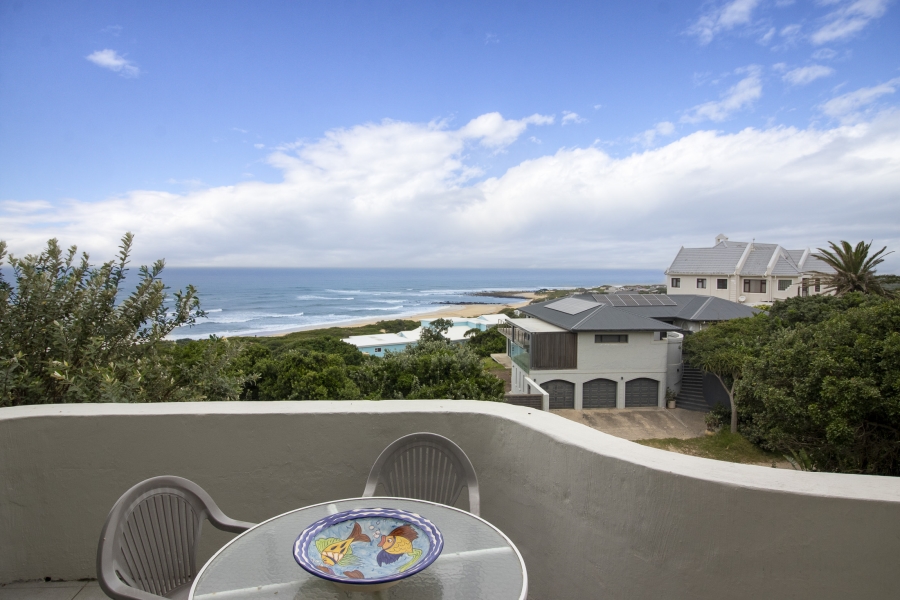 6 Bedroom Property for Sale in West Beach Eastern Cape